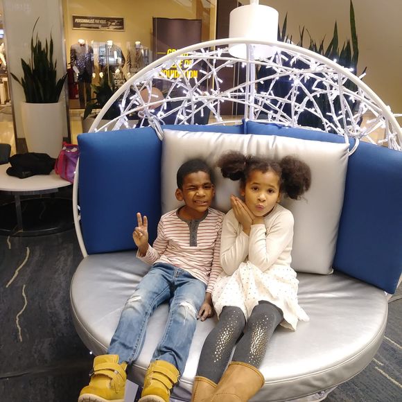 Meet your Posher, Pascale - Picture 1 of 1